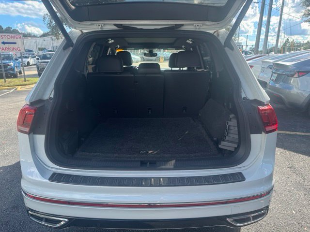 Used 2022 Volkswagen Tiguan SEL R-Line AWD/4WD image 12