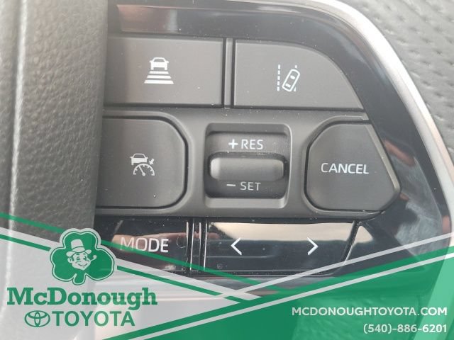 Used 2024 Toyota Sequoia Platinum AWD/4WD image 31