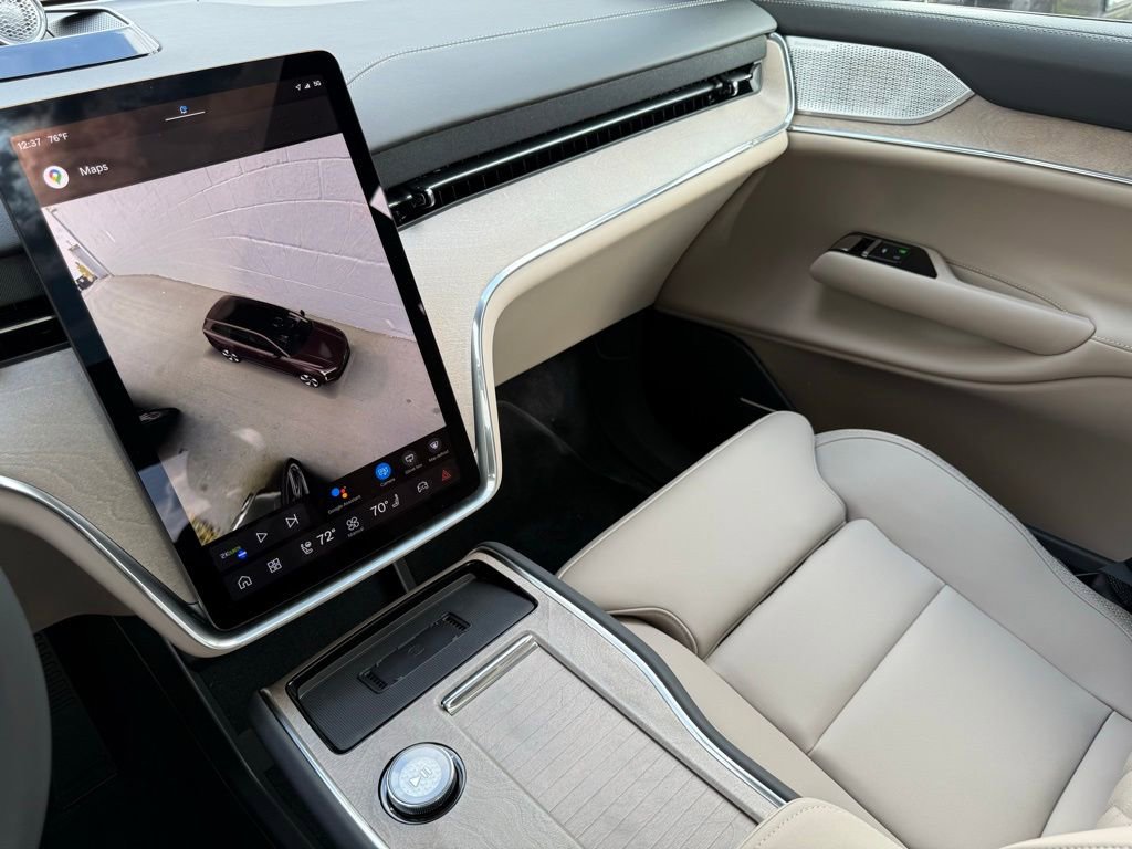 New 2025 Volvo EX90 Ultra image 18