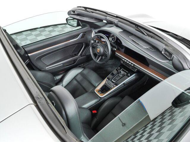 Certified 2023 Porsche 911 Targa 4S AWD/4WD image 28