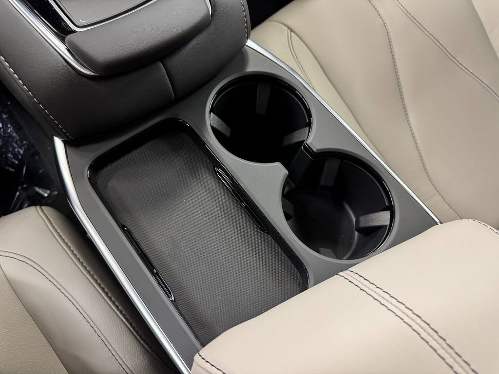 Used 2025 Acura RDX SH-AWD image 28