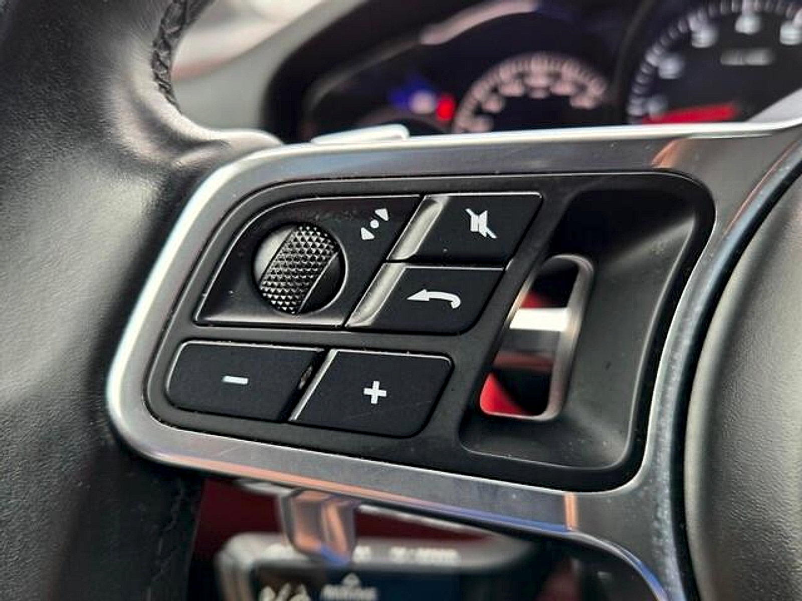 Used 2021 Porsche Cayenne Coupe AWD/4WD image 21