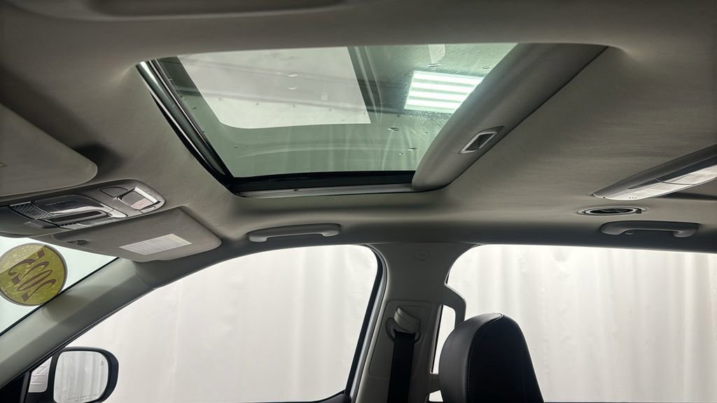 Used 2025 Kia Telluride S image 37