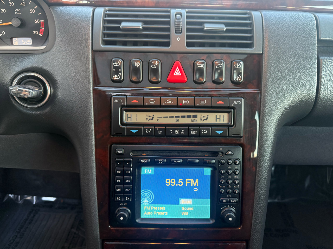 Used 2000 Mercedes-Benz E 430 Sedan image 25