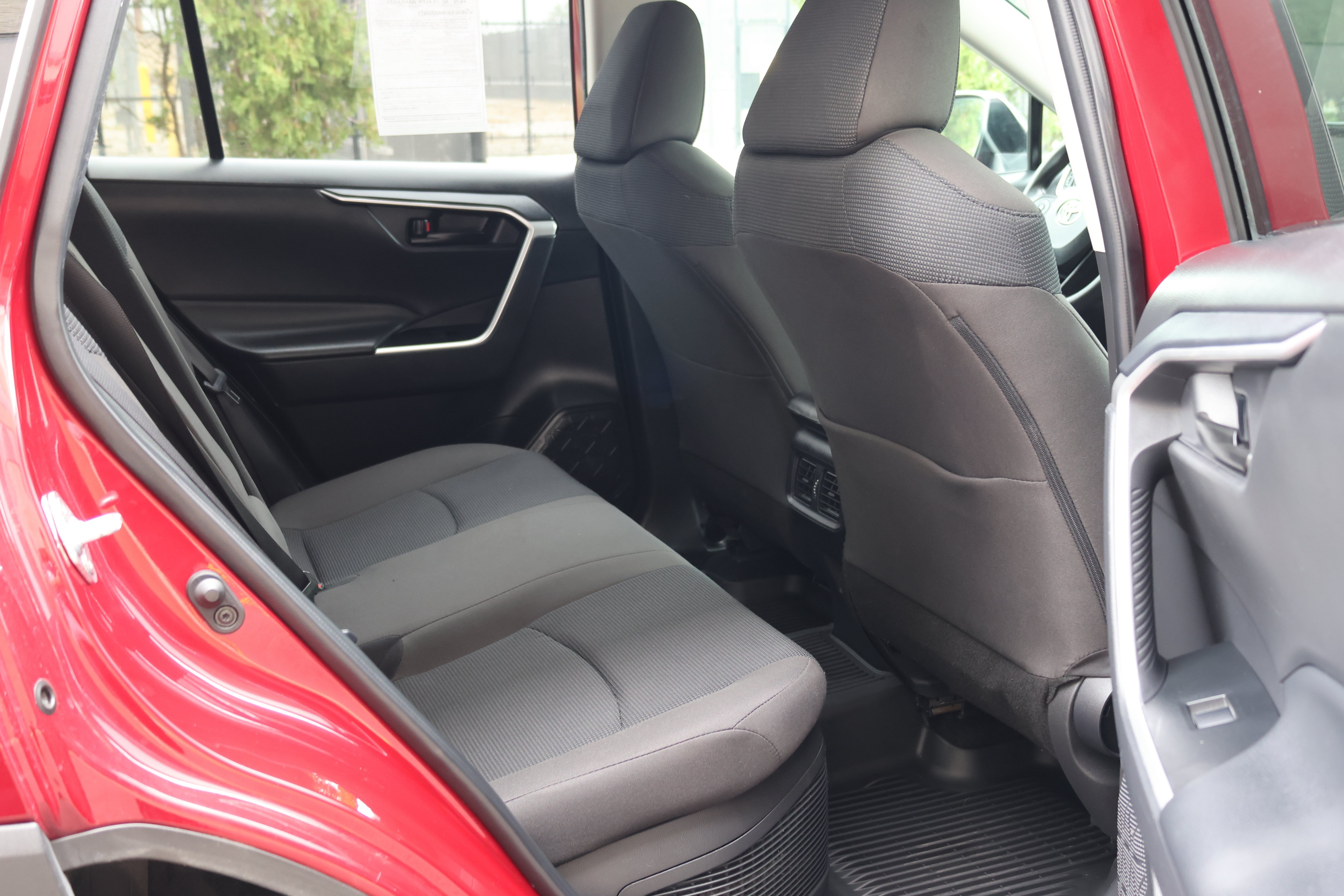 Used 2025 Toyota RAV4 LE AWD/4WD image 18
