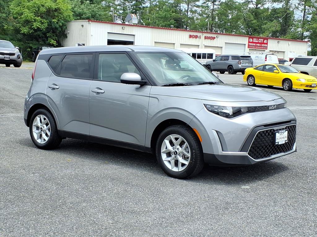 Used 2025 Kia Soul LX w/ LX Technology Package
