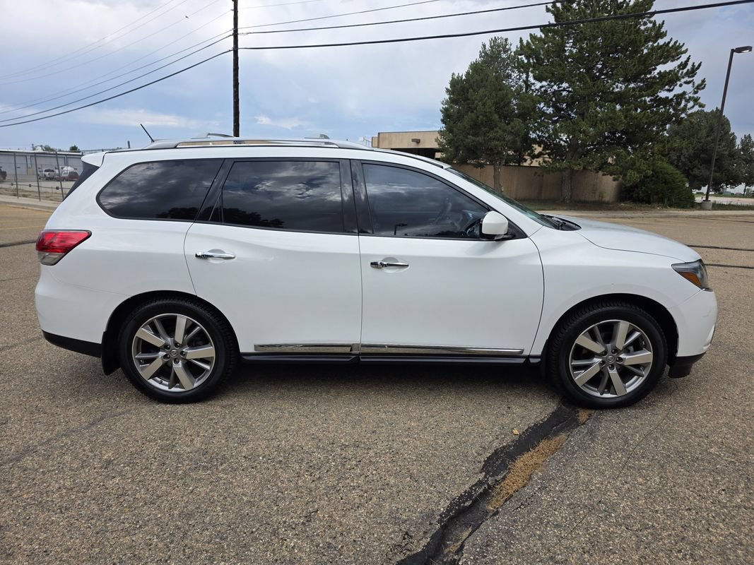 Used 2014 Nissan Pathfinder Platinum w/ Platinum Premium Package FWD image 9