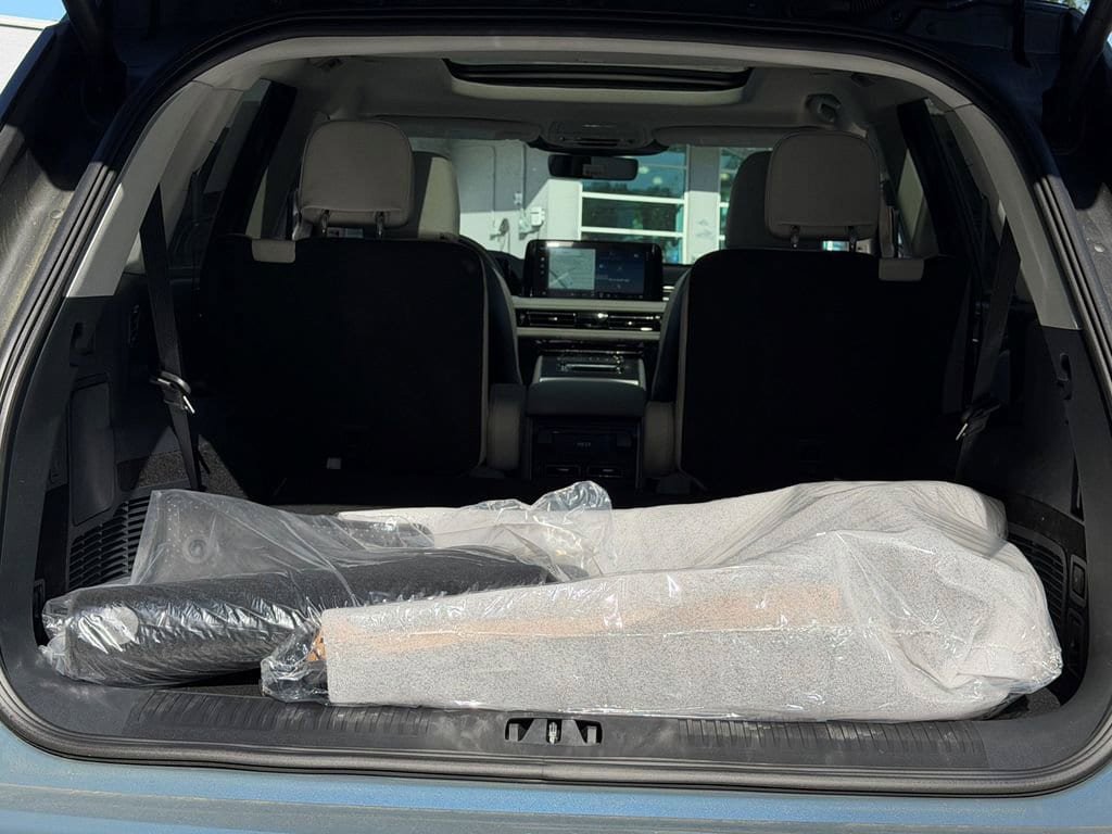 New 2026 Lincoln Aviator AWD image 11