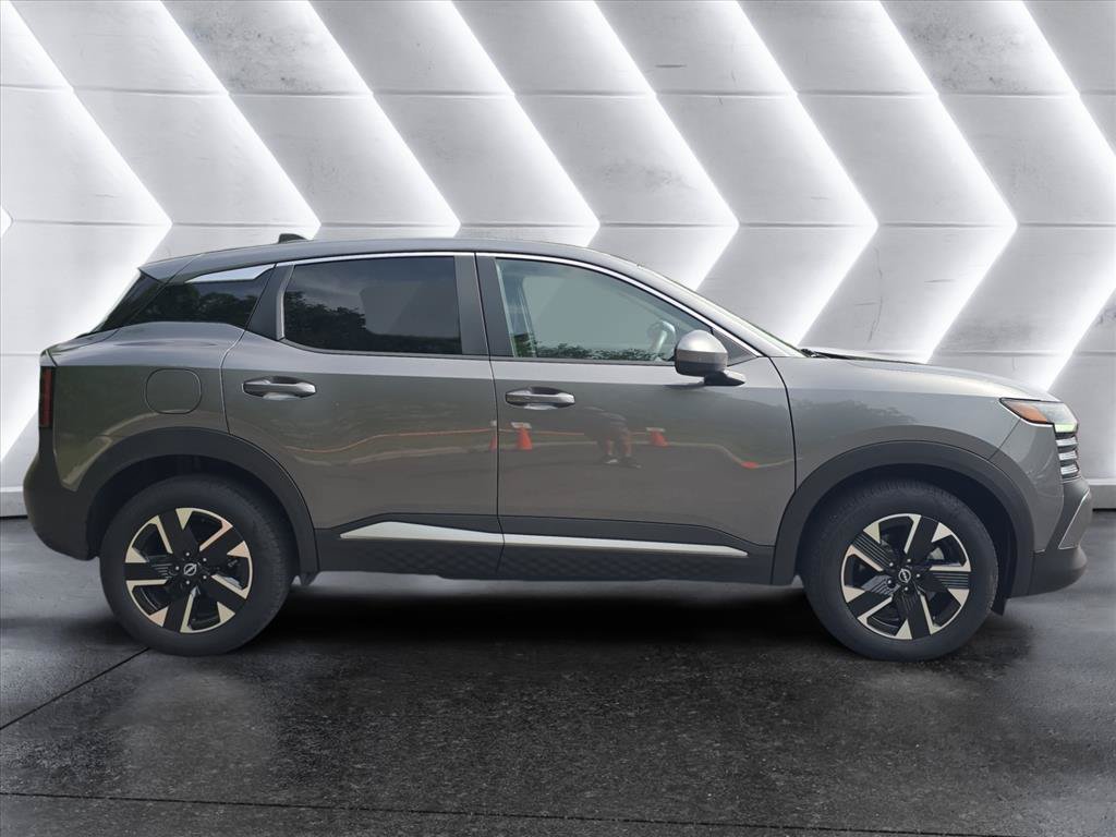 Used 2025 Nissan Kicks SV AWD/4WD image 6