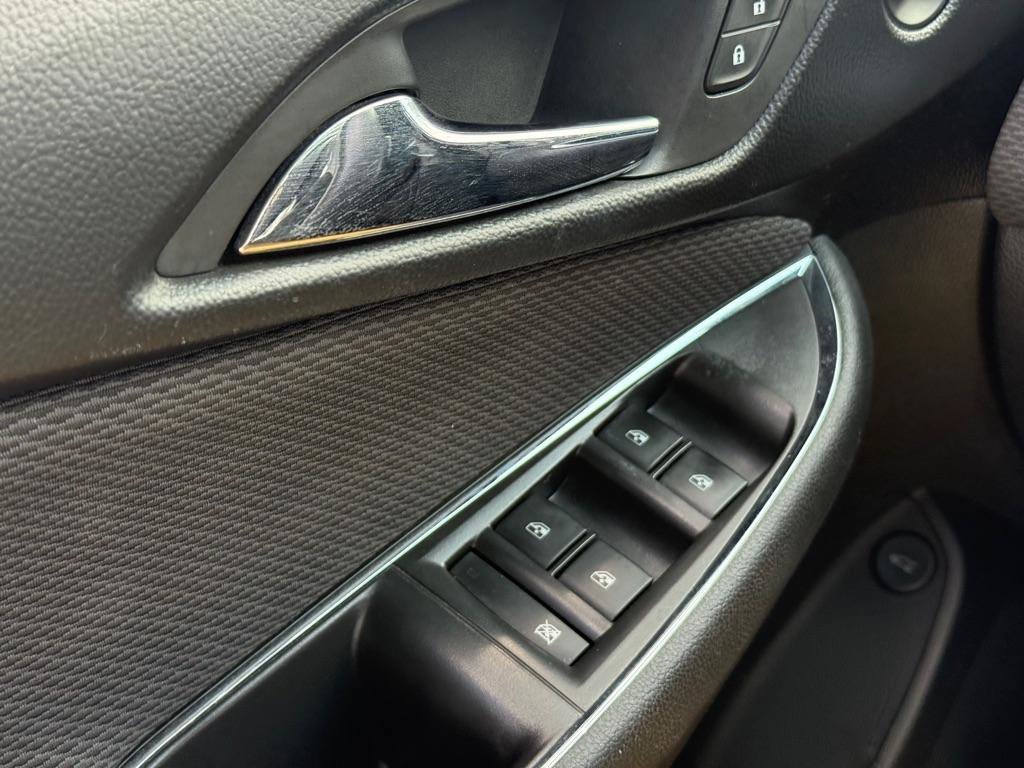 Used 2019 Chevrolet Cruze LS w/ LS Convenience Package FWD image 20