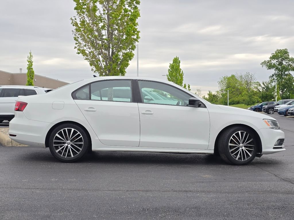 Used 2016 Volkswagen Jetta Sport FWD image 21