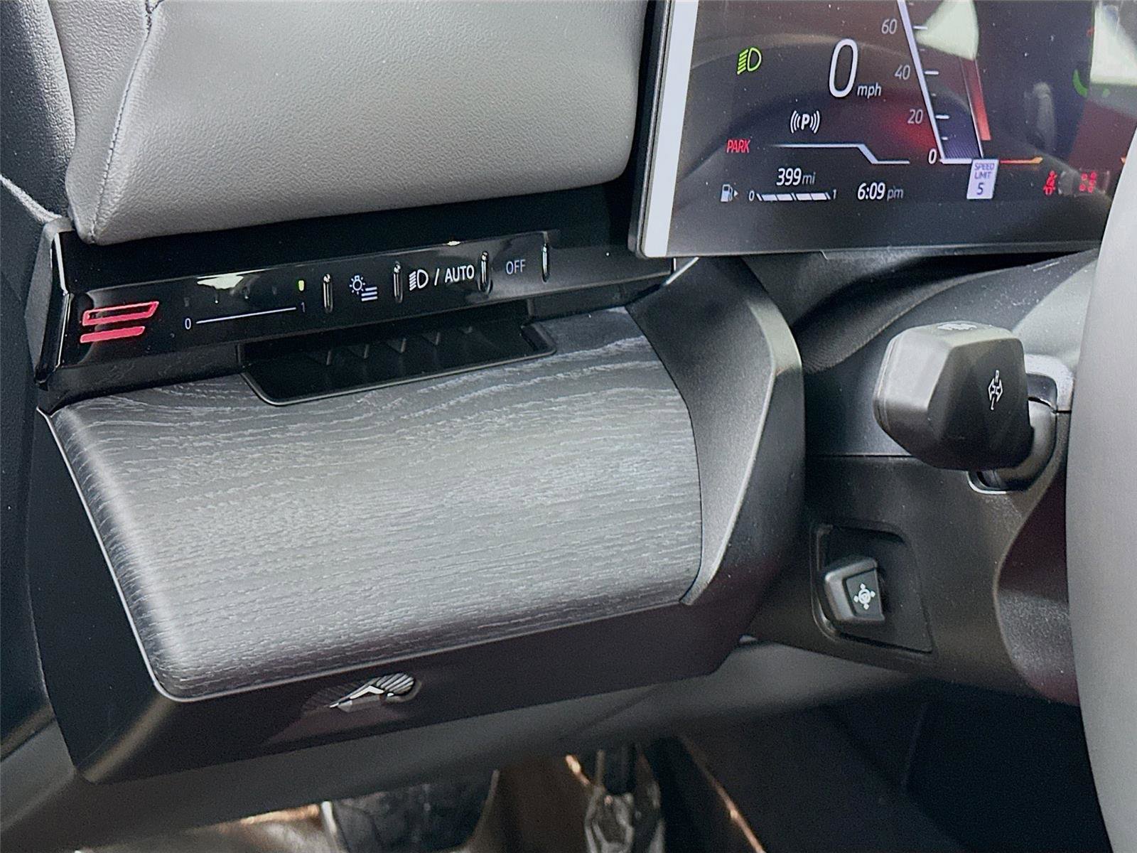 New 2026 BMW 530i xDrive w/ M Sport Package image 10