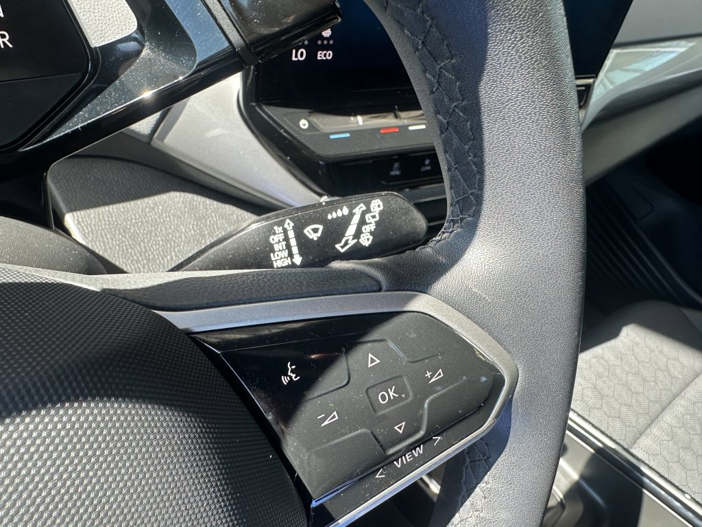 Used 2023 Volkswagen ID.4 S image 19