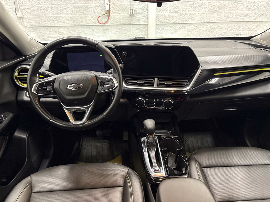 Used 2024 Chevrolet Trax ACTIV w/ Sunroof Package FWD image 12