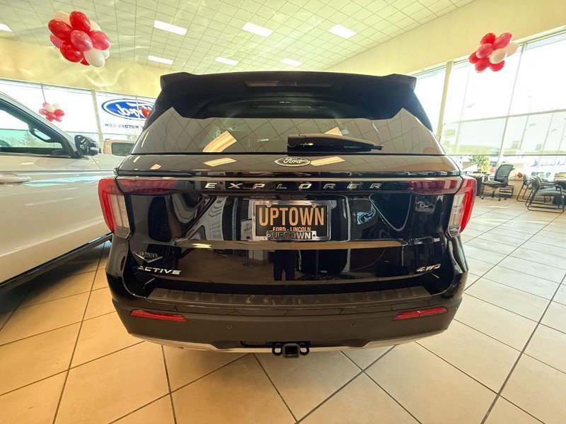 New 2026 Ford Explorer Active w/ Active Comfort Package image 3