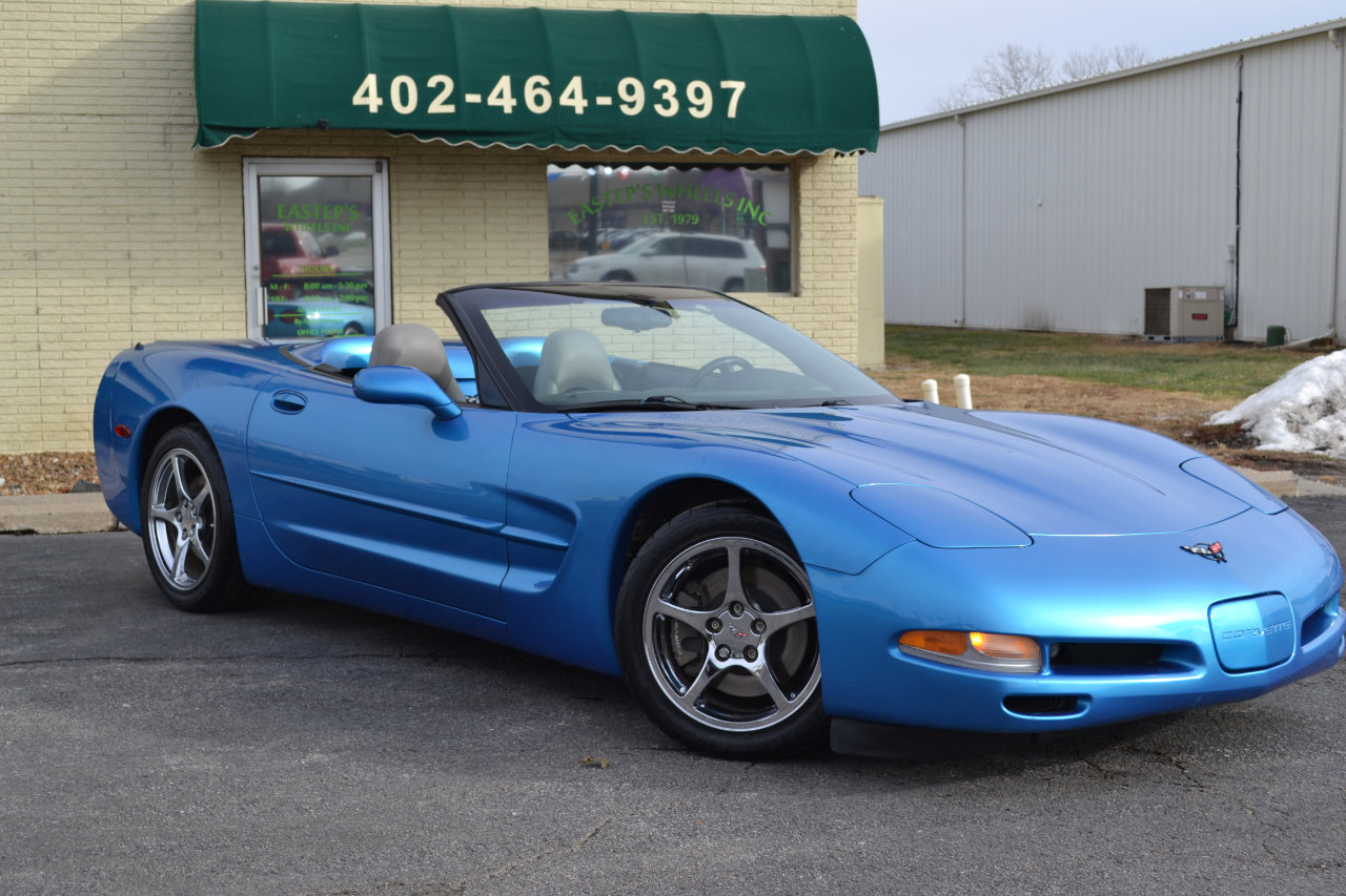Used 2000 Chevrolet Corvette Convertible w/ Memory Pkg image 11