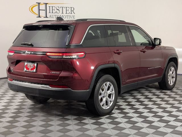 Used 2022 Jeep Grand Cherokee Limited w/ Luxury Tech Group II AWD/4WD image 7