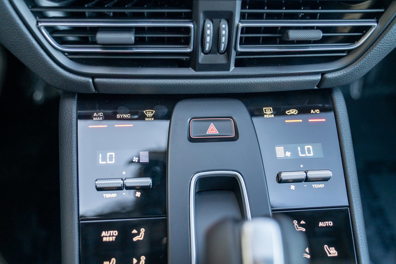 Certified 2026 Porsche Macan AWD/4WD image 20