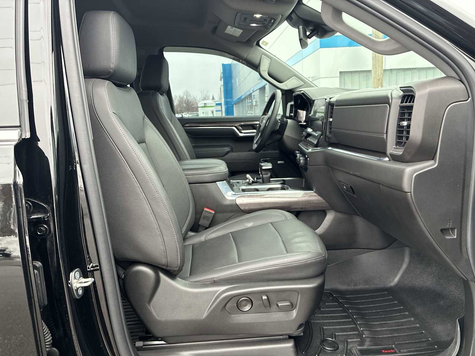 Certified 2023 Chevrolet Silverado 1500 LTZ w/ LTZ Convenience Package II image 28