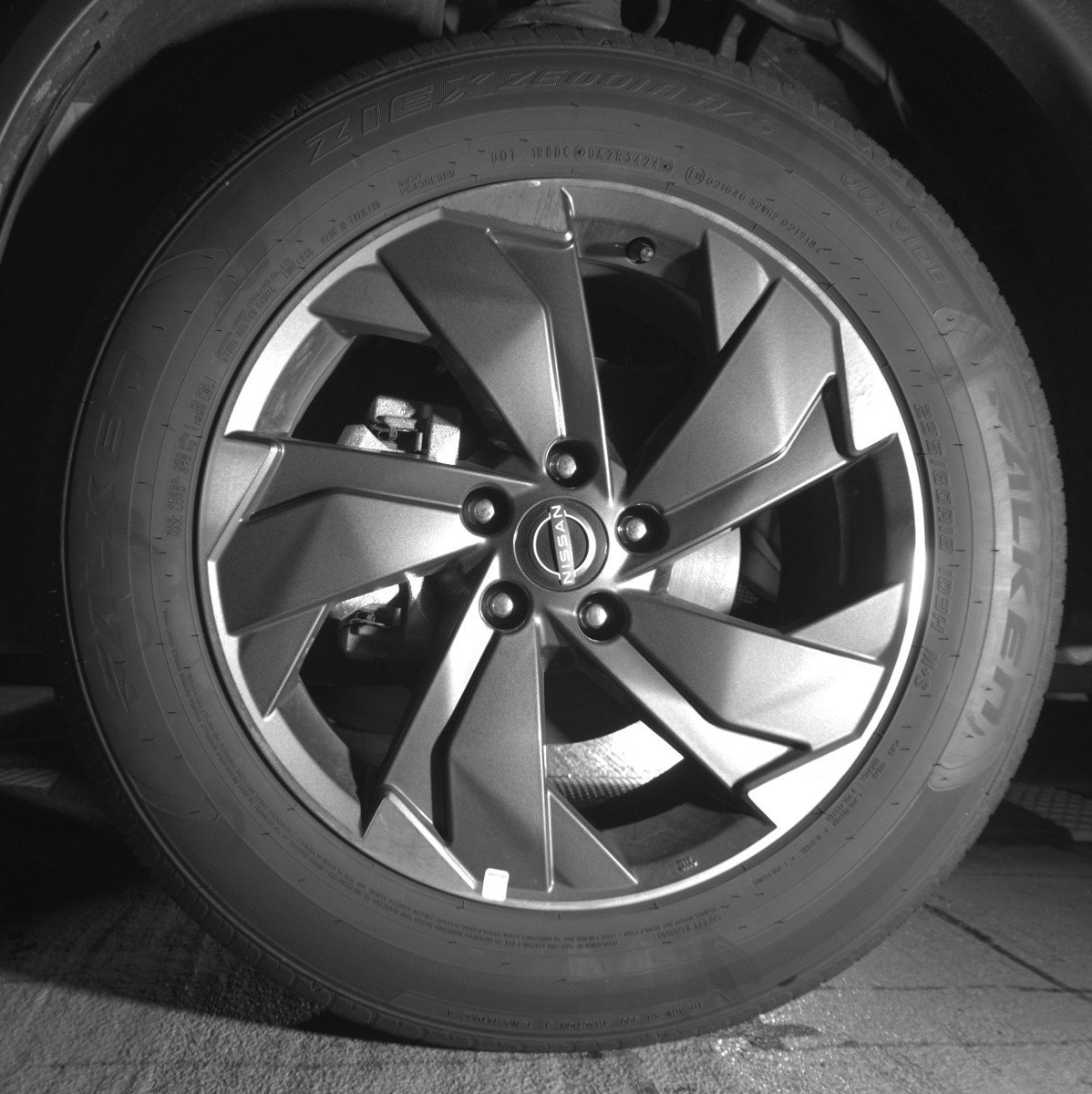 Used 2025 Nissan Rogue SV image 12