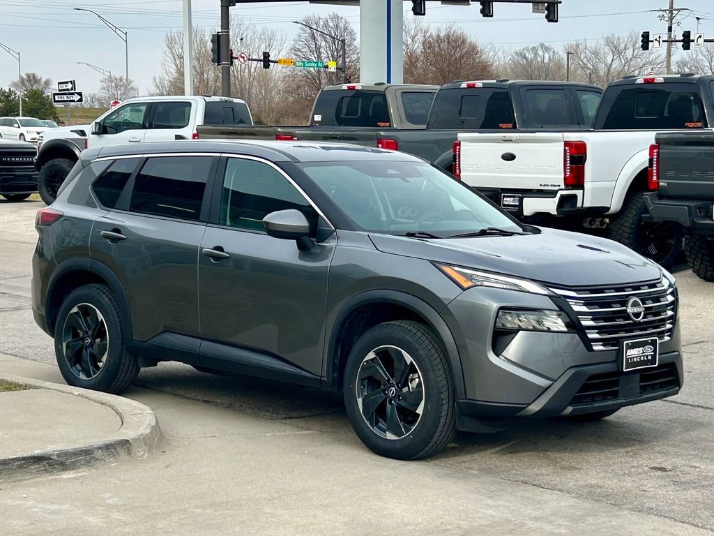 Used 2024 Nissan Rogue SV image 7