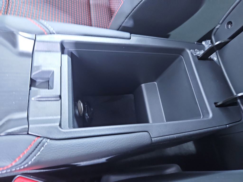 New 2025 Nissan Kicks SR image 24