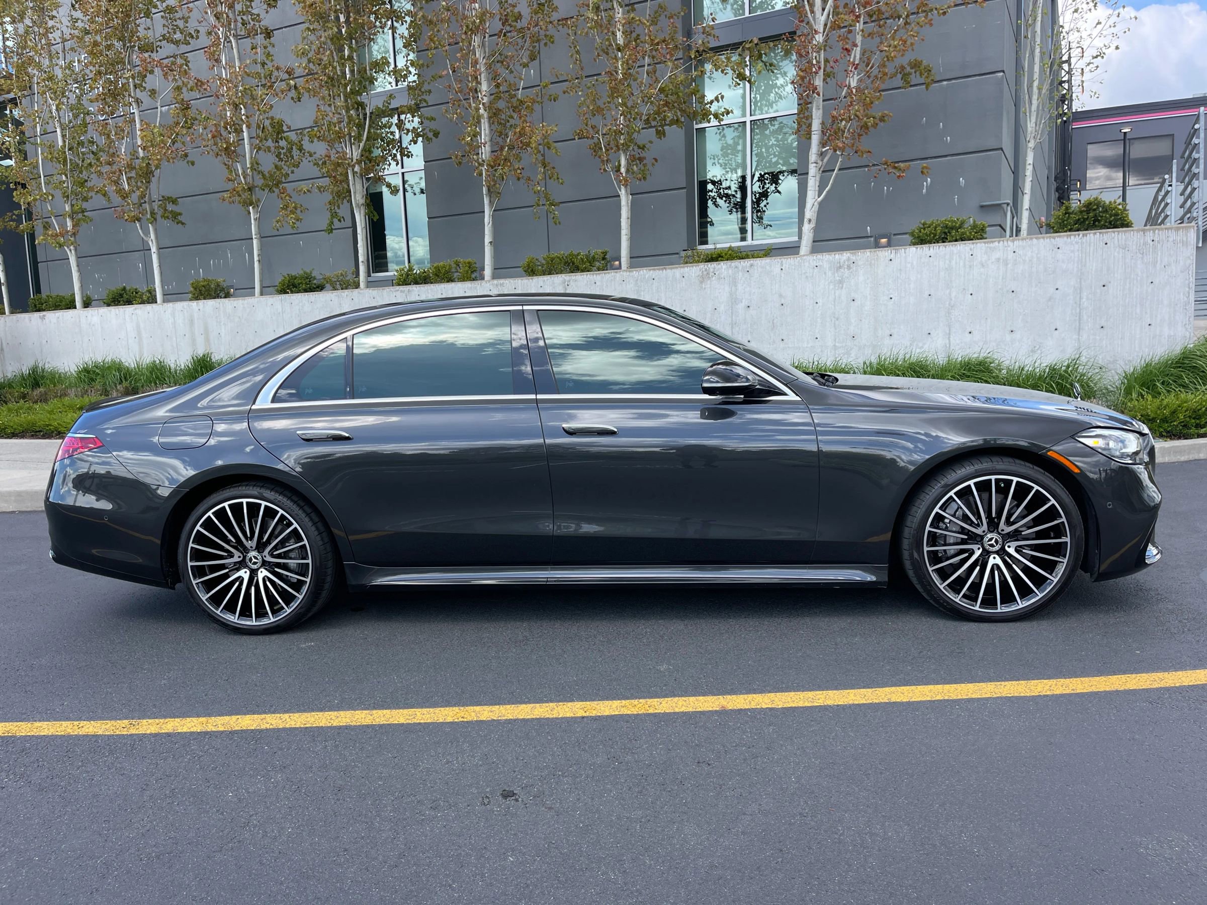 Used 2022 Mercedes-Benz S 500 S 500 4MATIC Sedan 4D image 5