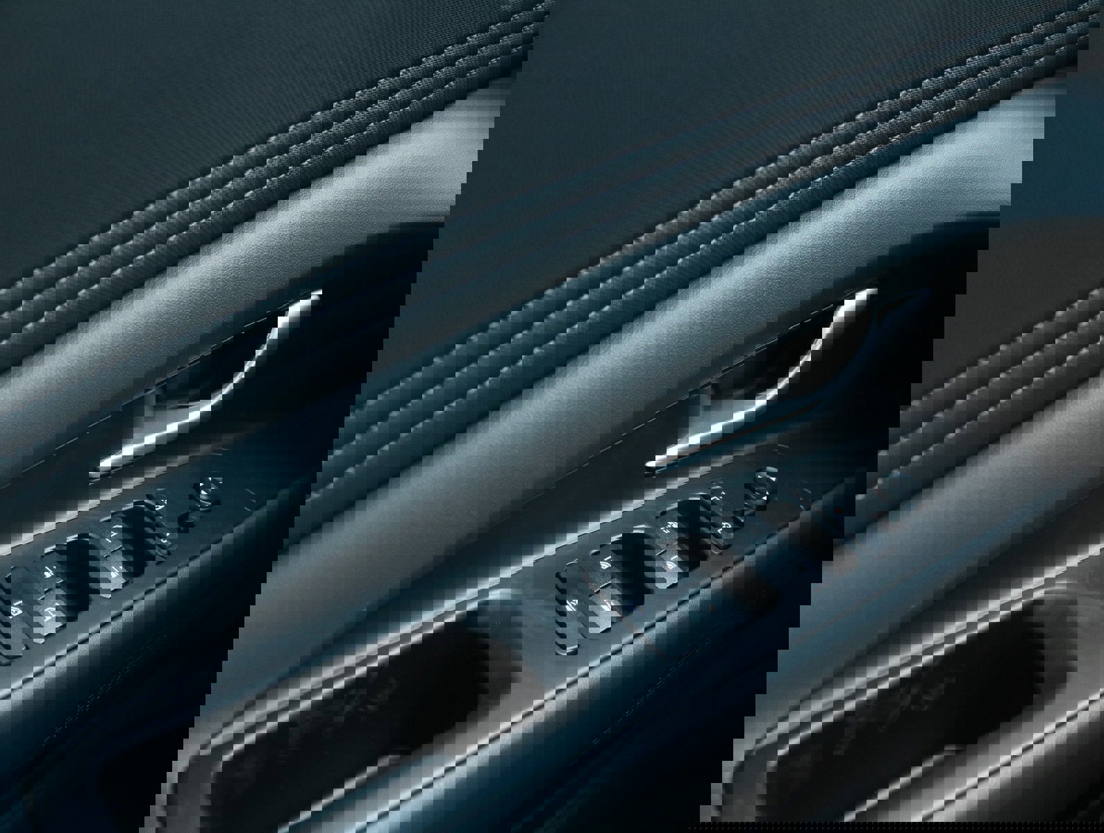 New 2025 Hyundai Elantra Limited image 21