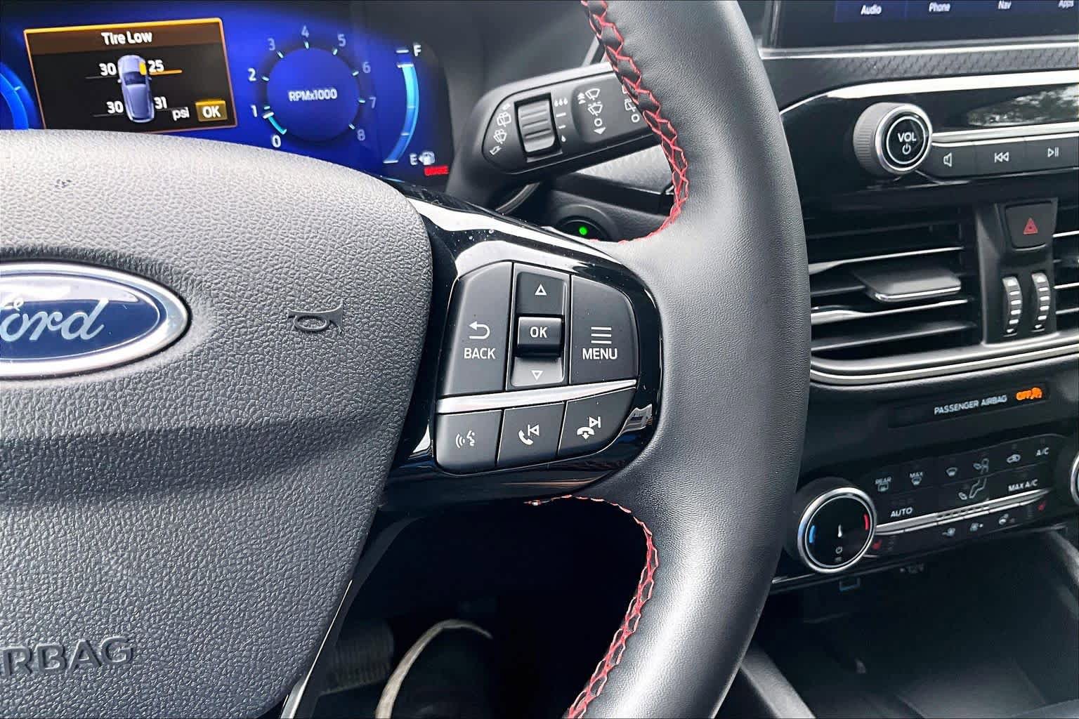 Used 2022 Ford Escape SEL w/ SEL Stealth AWD Package image 25