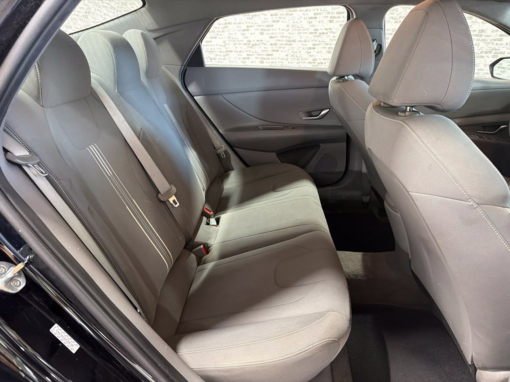 Used 2021 Hyundai Elantra SEL FWD image 15