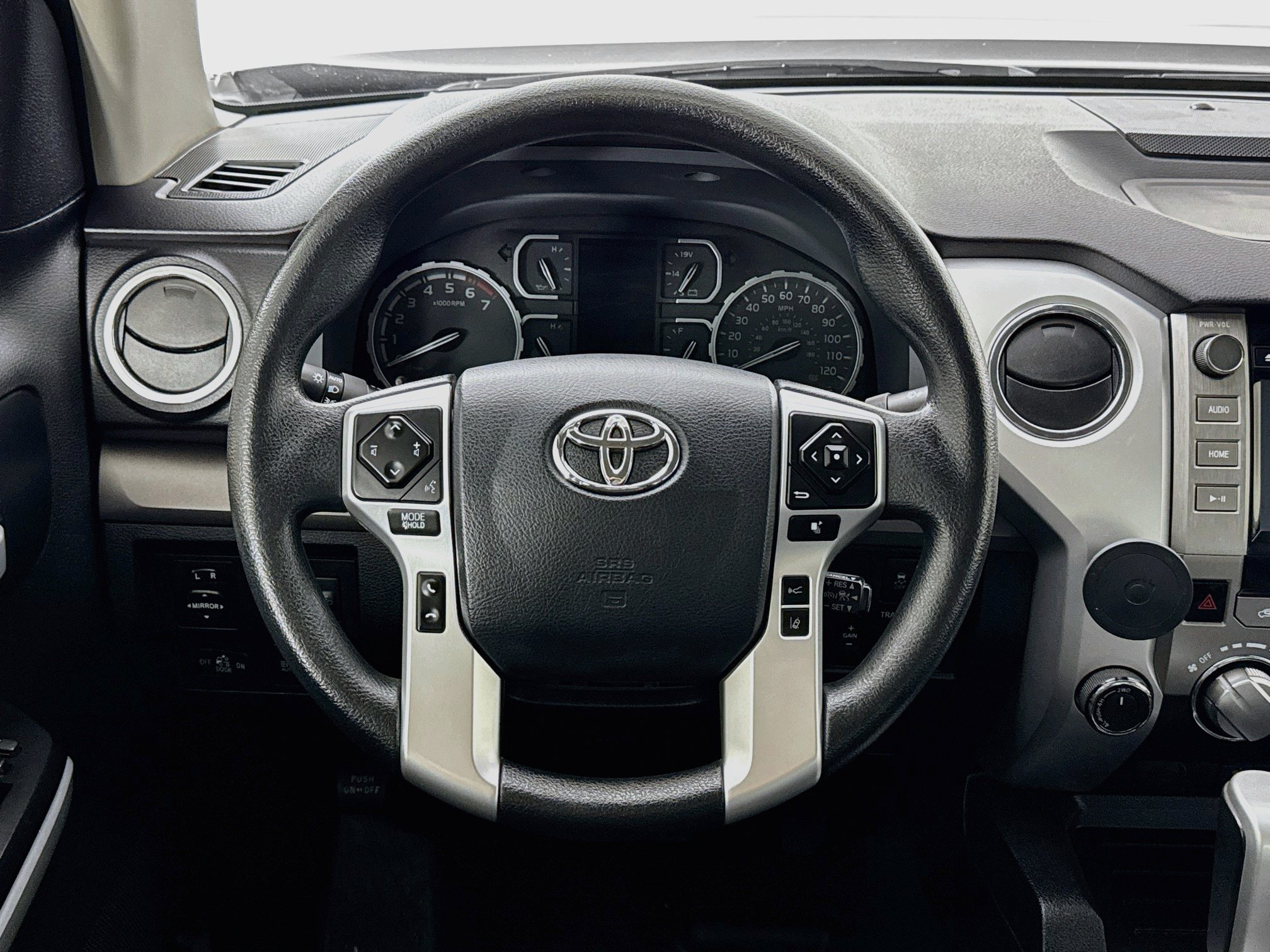 Used 2018 Toyota Tundra SR5 AWD/4WD image 4