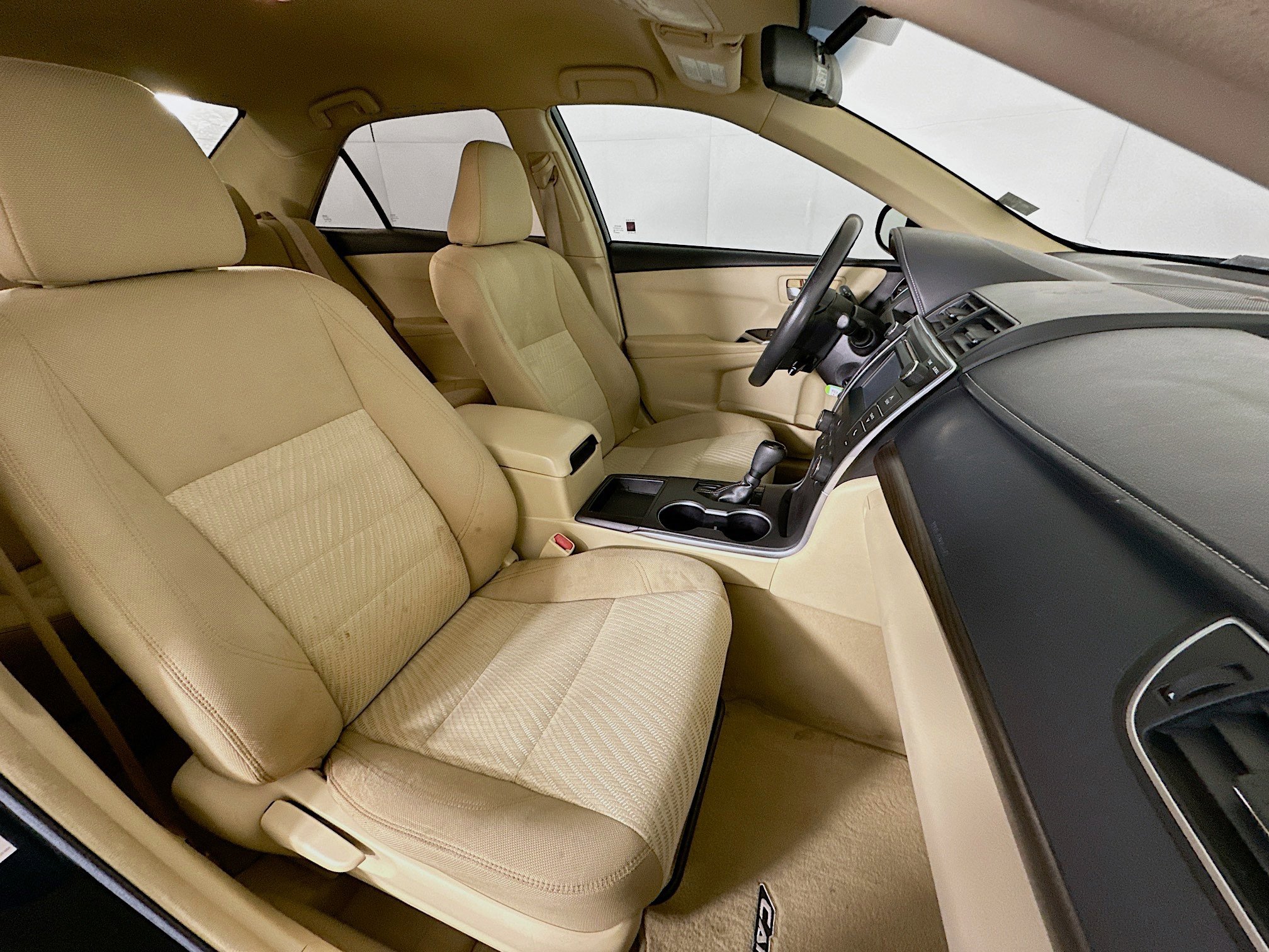 Used 2017 Toyota Camry LE w/ Protection Package (Q2) FWD image 28