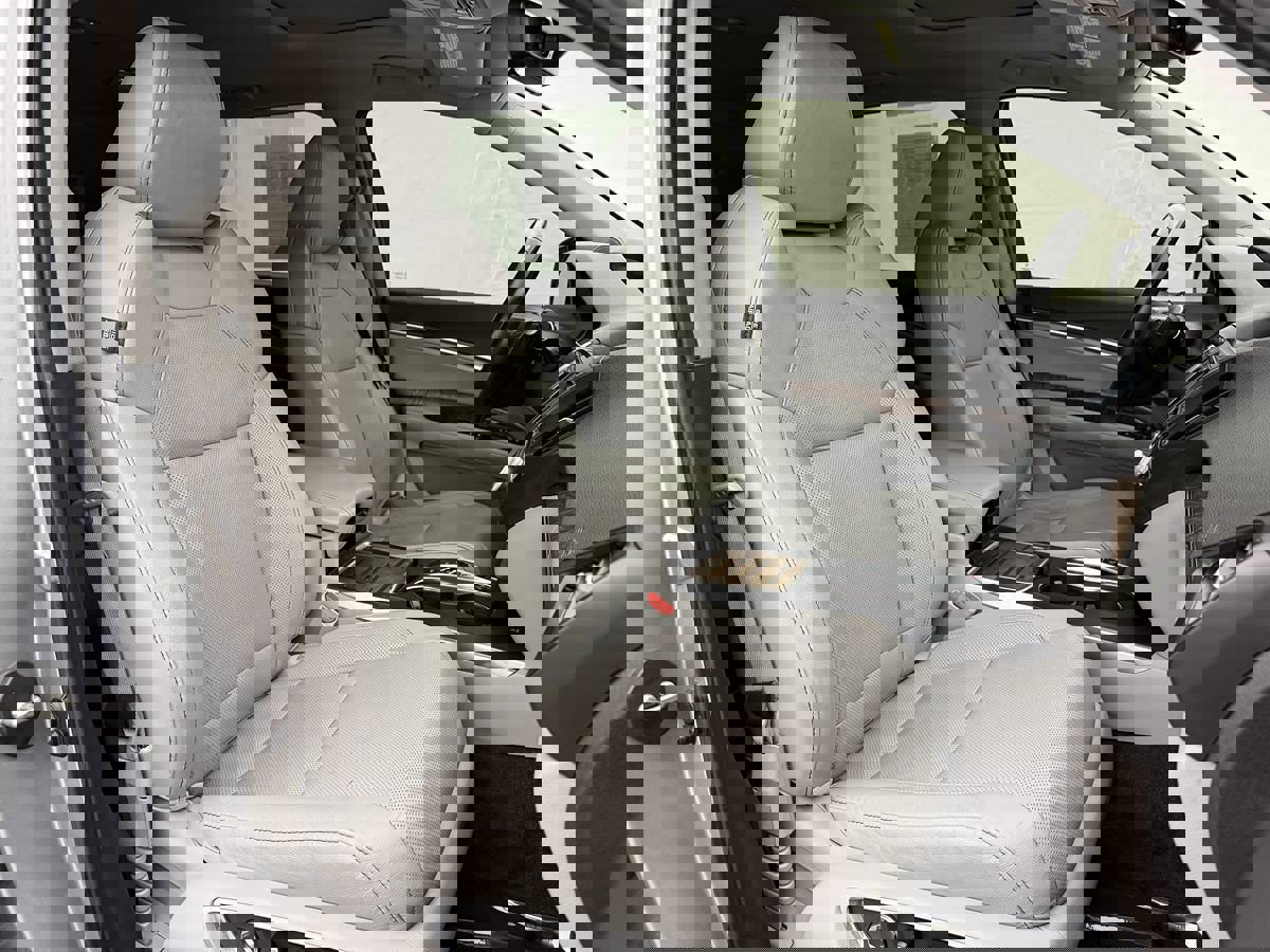 Used 2020 Acura MDX SH-AWD w/Technology Pkg image 3