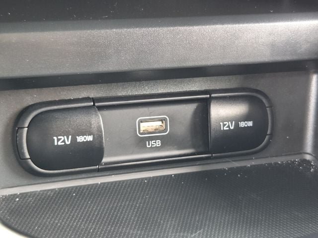 Used 2025 Kia Soul LX w/ LX Technology Package FWD image 19