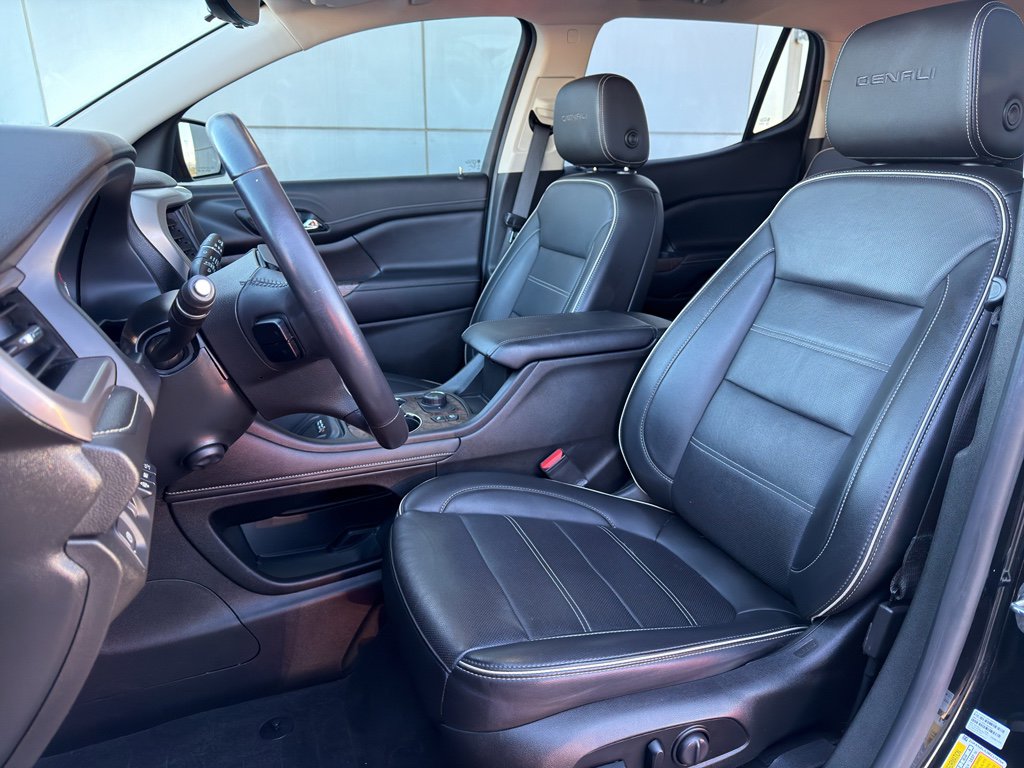 Used 2021 GMC Acadia Denali w/ Denali Technology Package image 8