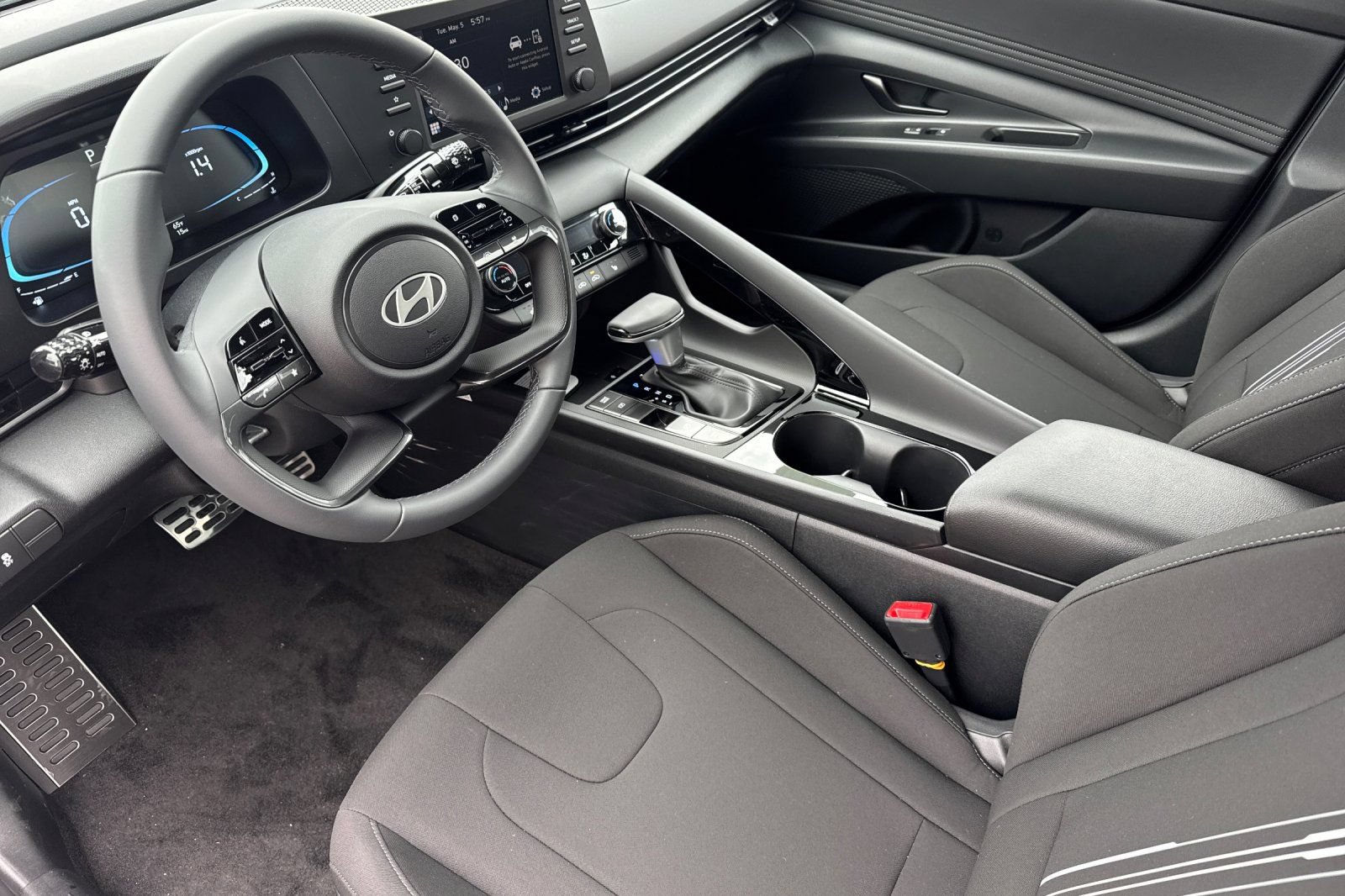 Certified 2026 Hyundai Elantra SEL Sport FWD image 13