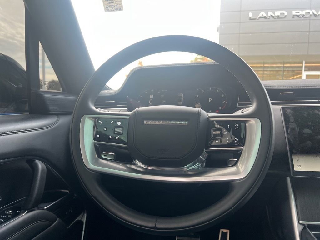 Used 2025 Land Rover Range Rover Long Wheelbase SE image 27