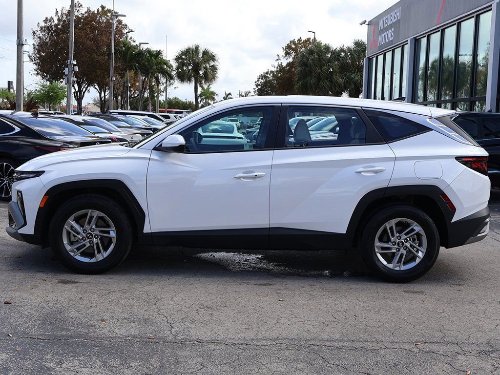 Used 2025 Hyundai Tucson SE image 15