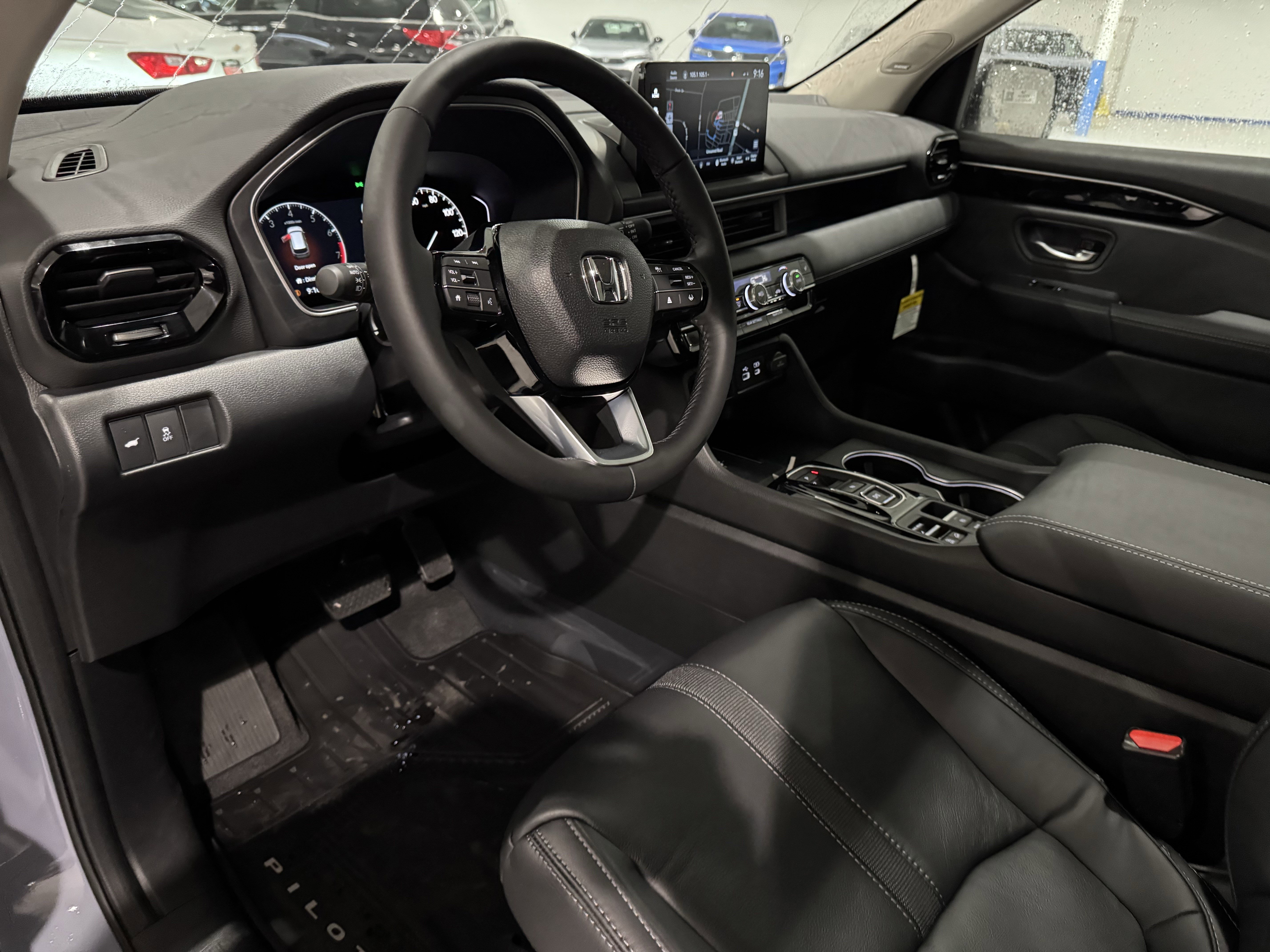 New 2025 Honda Pilot Touring image 9