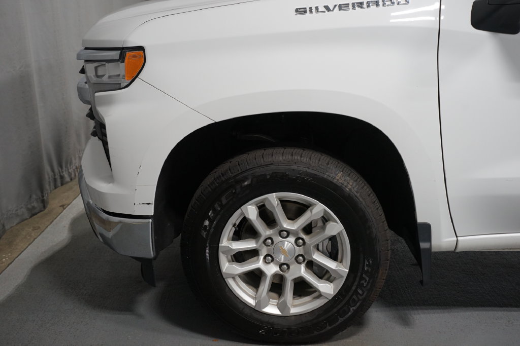 Used 2023 Chevrolet Silverado 1500 LT AWD/4WD image 5