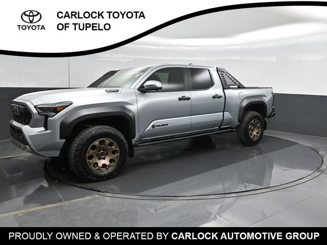 Used 2025 Toyota Tacoma Trailhunter image 1