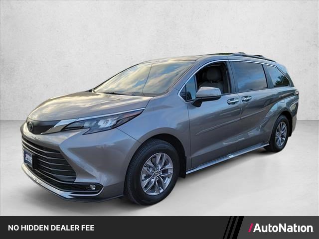 Used 2026 Toyota Sienna XLE FWD image 1