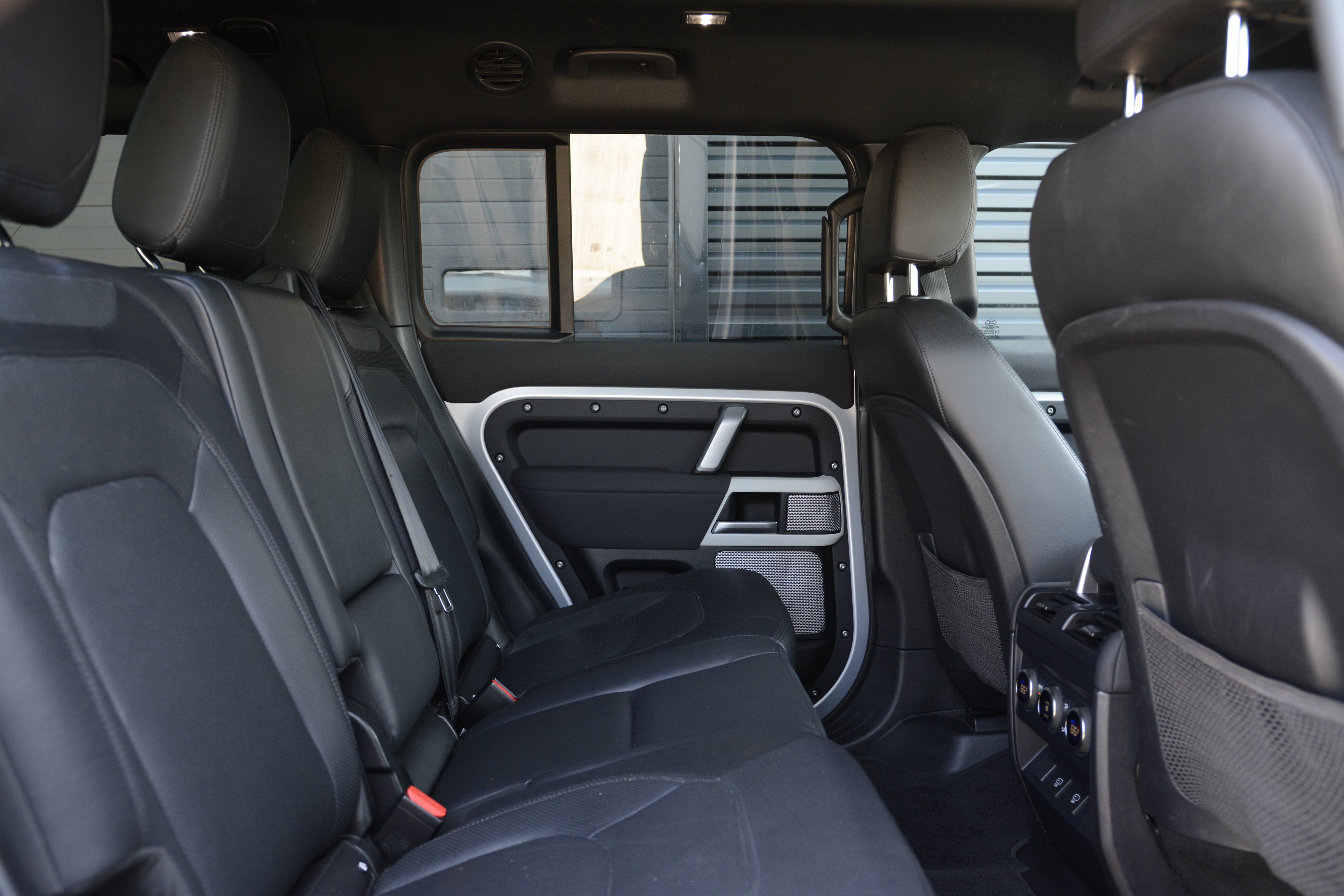 Certified 2023 Land Rover Defender 130 X-Dynamic SE AWD/4WD image 37