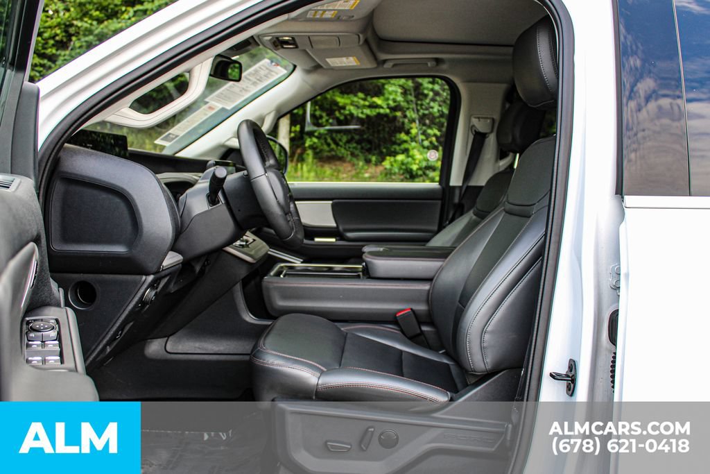 Used 2025 Ford Expedition Active AWD/4WD image 15