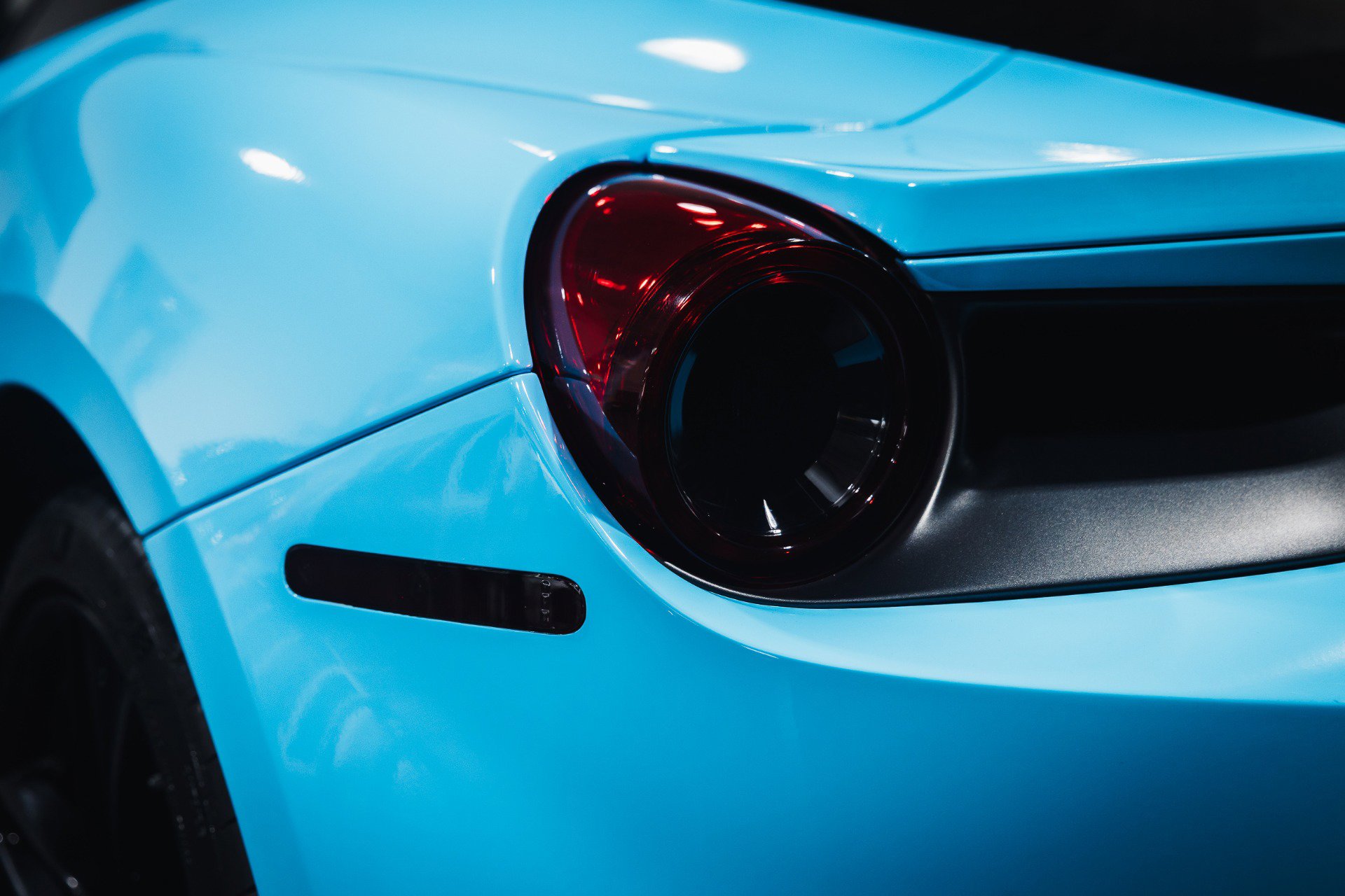 Used 2017 Ferrari 488 GTB image 5