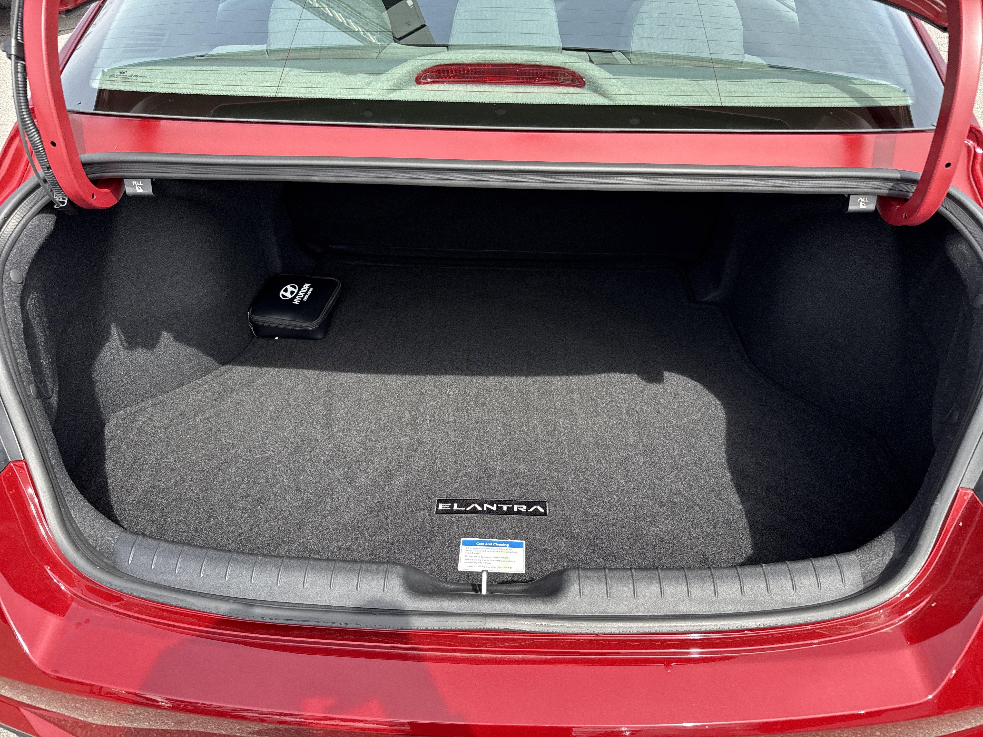 Used 2023 Hyundai Elantra SEL w/ Convenience Package video 5