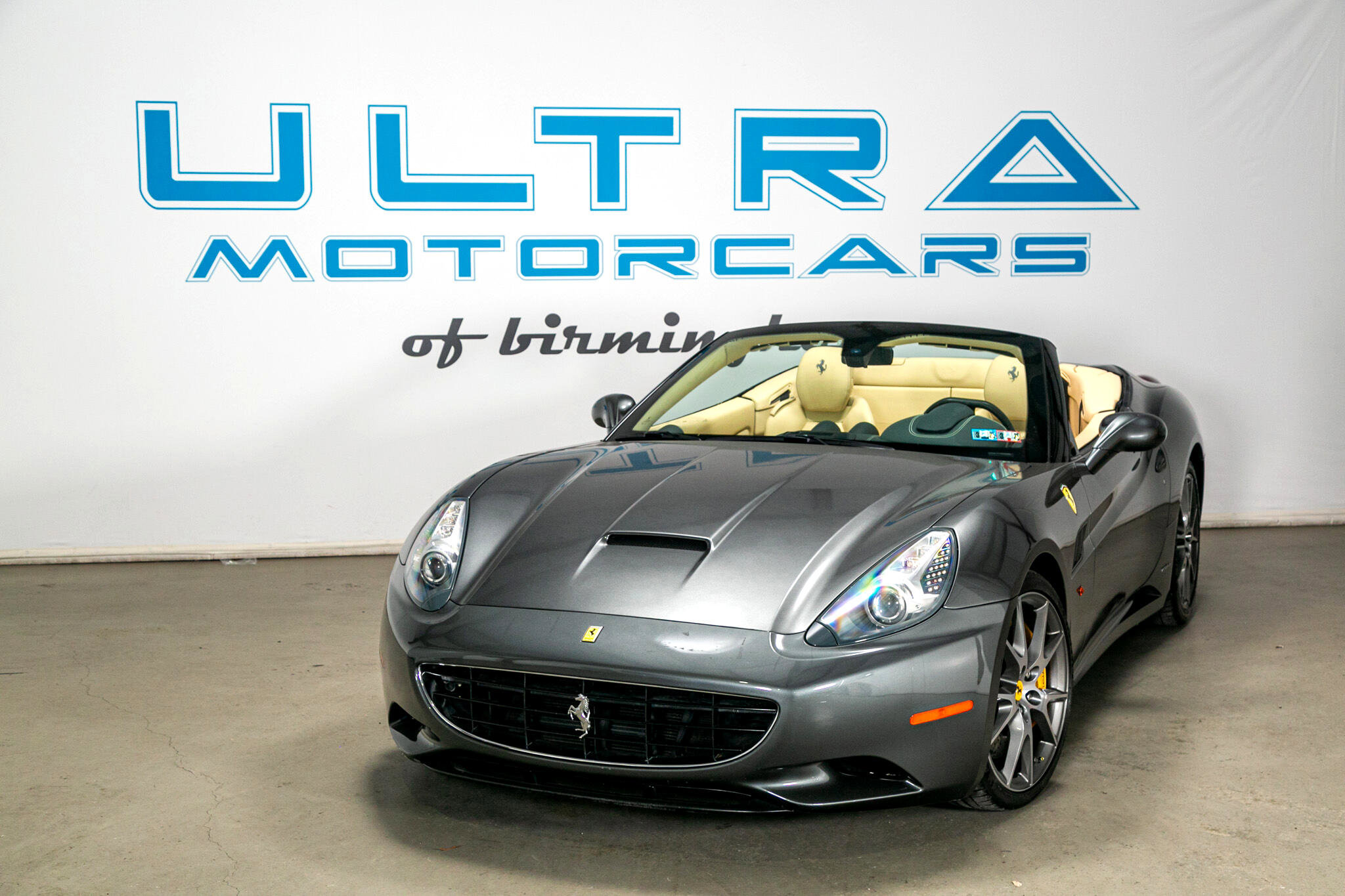 Used 2011 Ferrari California image 19