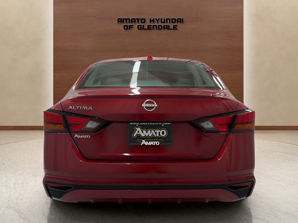 Used 2025 Nissan Altima 2.5 SV FWD image 4