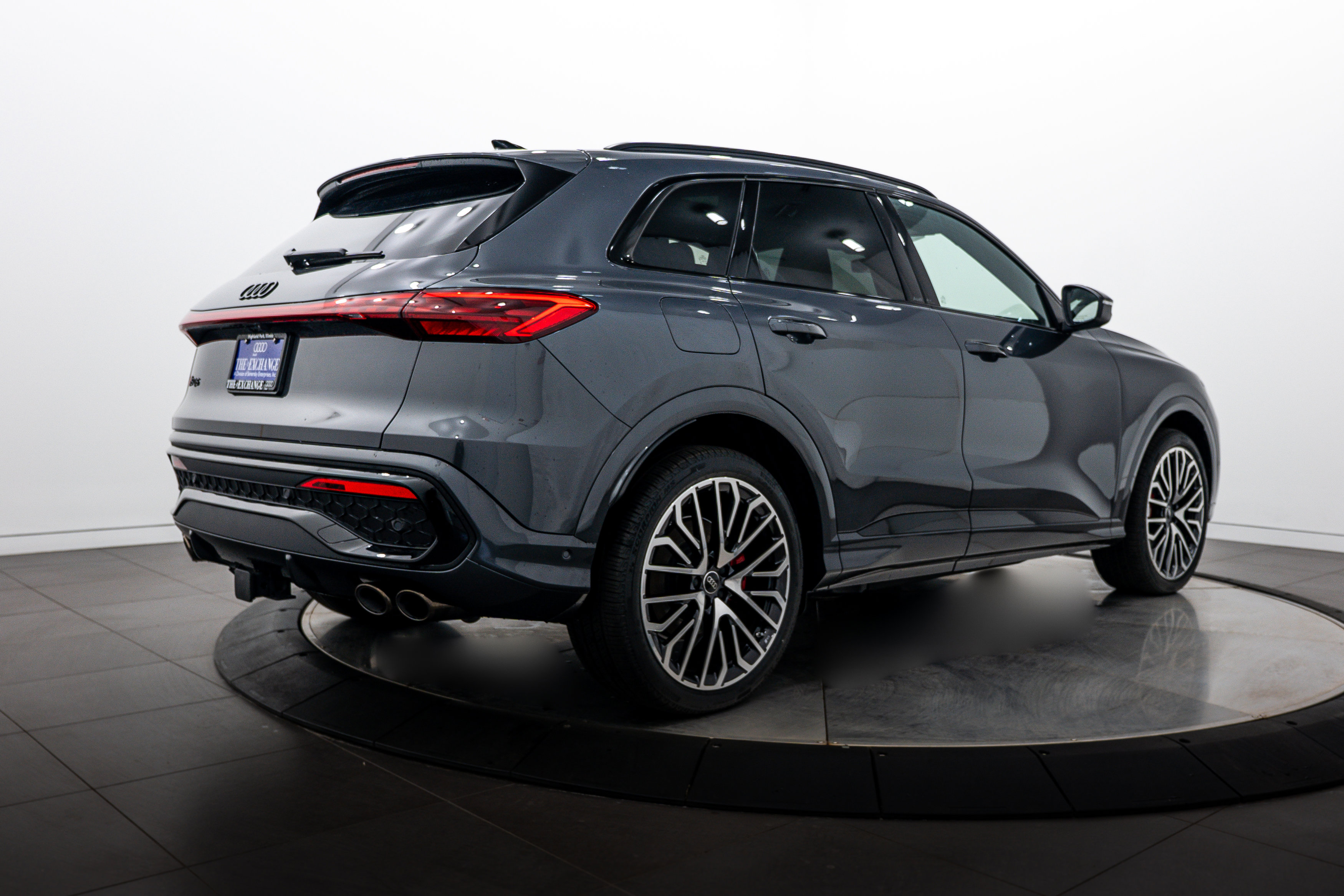 New 2025 Audi SQ5 Premium Plus AWD/4WD image 4