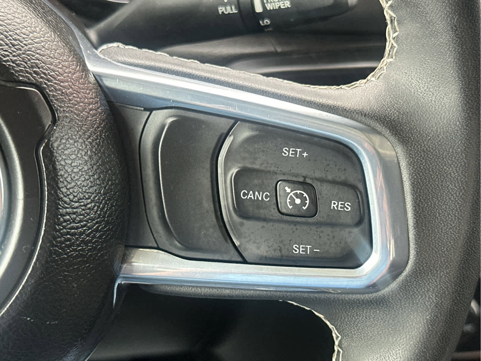 Used 2023 Jeep Gladiator Overland AWD/4WD image 31